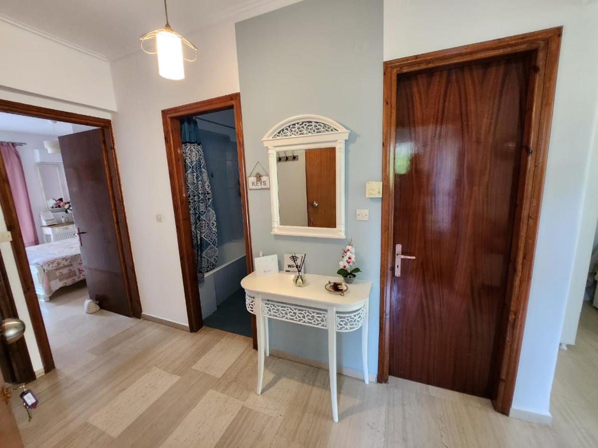 Queen Aspri Apartment 3' Min To The Beach! アンティキラ エクステリア 写真
