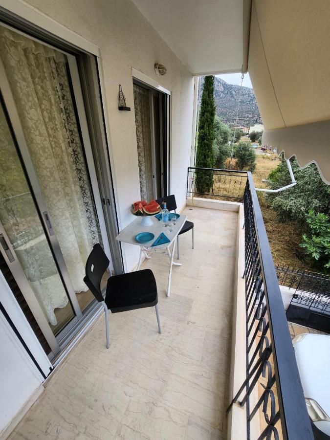 Queen Aspri Apartment 3' Min To The Beach! アンティキラ エクステリア 写真